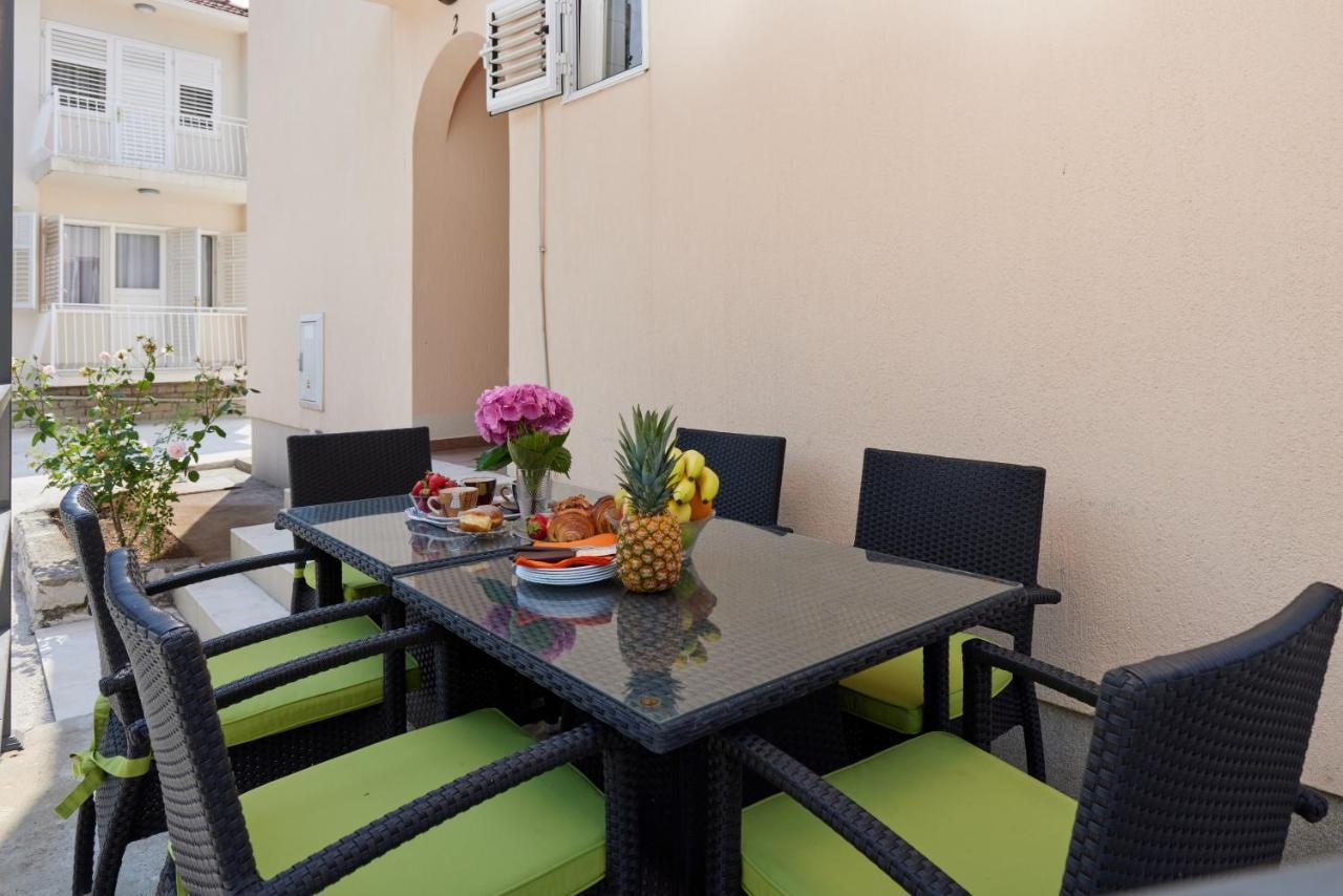 Waikiki Beach House Villa Tivat Exterior photo